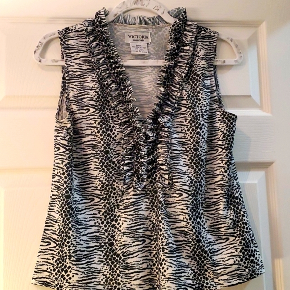 Victoria Essentials Sleeveless  Woman Blouse, Size S